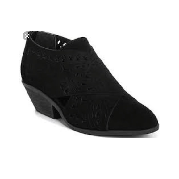 Carlos Santana Shoes - Carlos Santana Cutout Ankle Bootie NIB